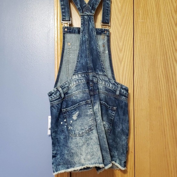 NWT Garage Distressed Jean Short Overalls Sz 1 - Picture 4 of 6